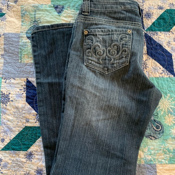 Jeans - Picture 2 of 3